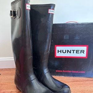 Tall hunter boots